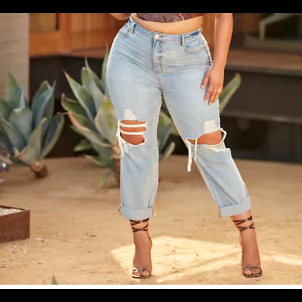 High Rise Relaxed Fit Straight Leg Jeans
